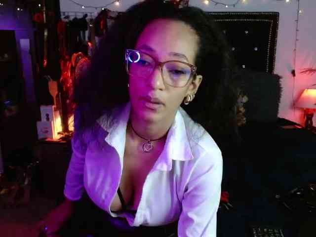 Ameliemartinez webcam