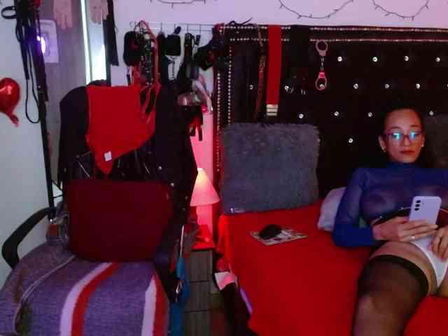 Ameliemartinez webcam