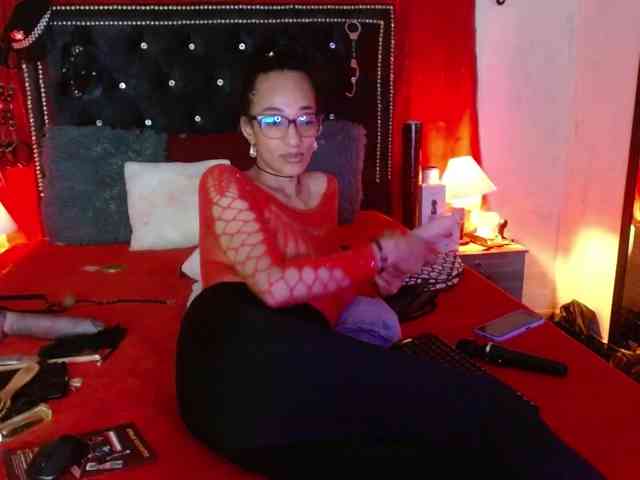 Ameliemartinez webcam