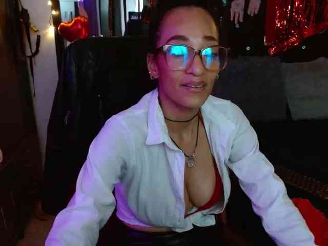 Ameliemartinez webcam