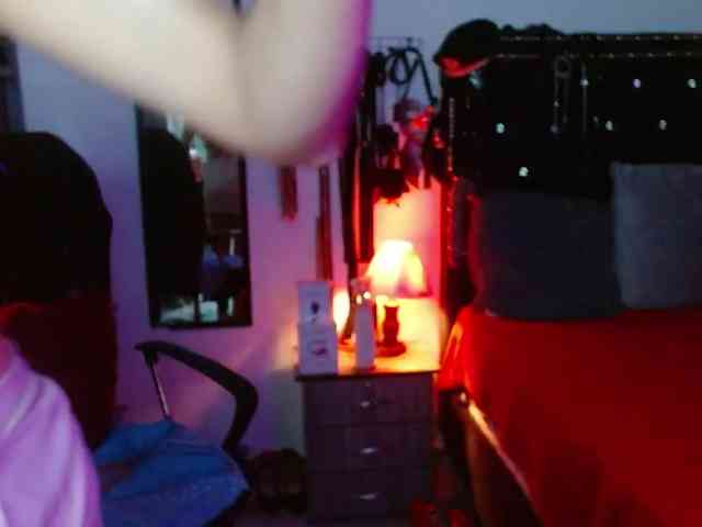 Ameliemartinez webcam