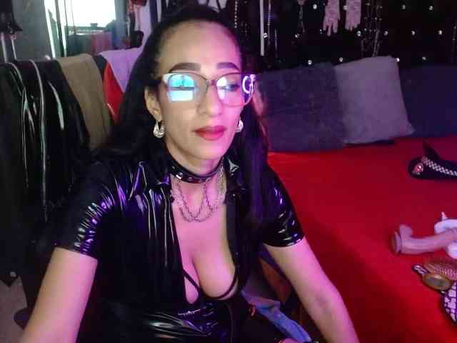 Ameliemartinez webcam