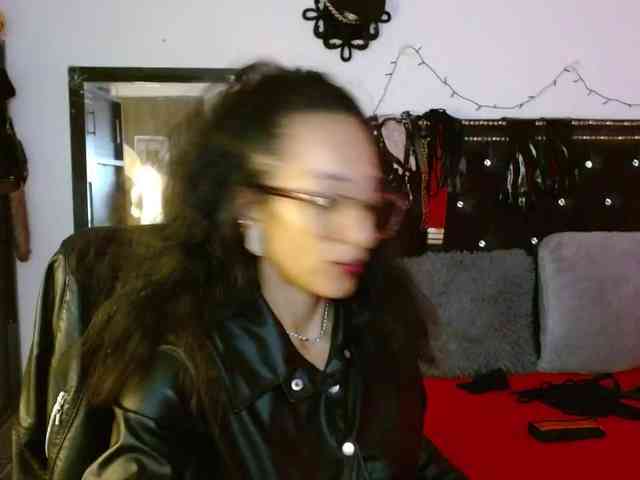 Ameliemartinez webcam