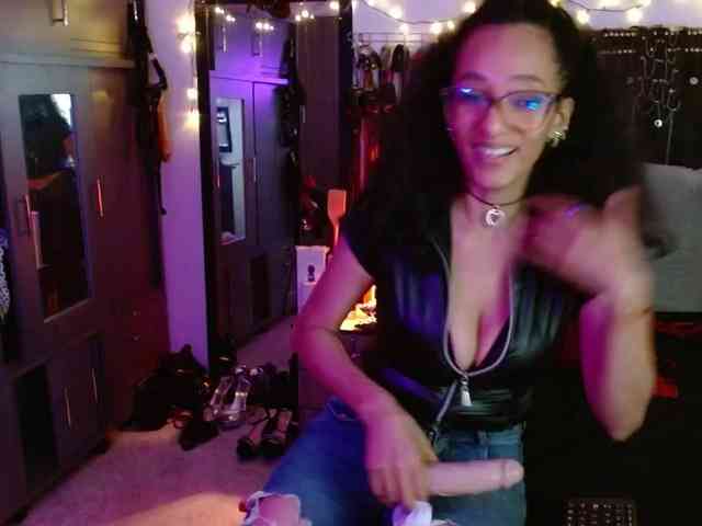 Ameliemartinez webcam