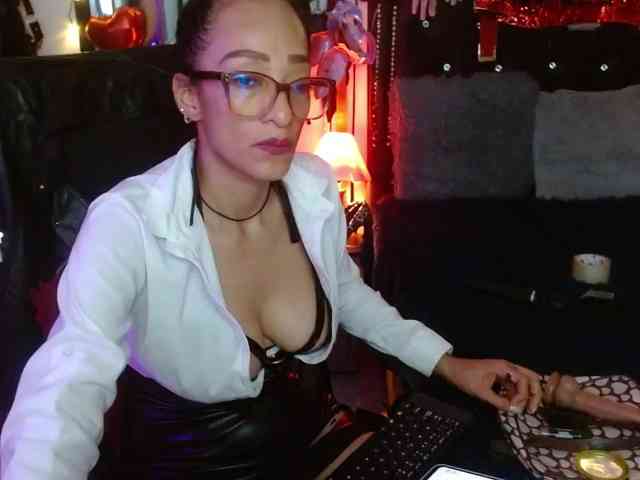 Ameliemartinez webcam