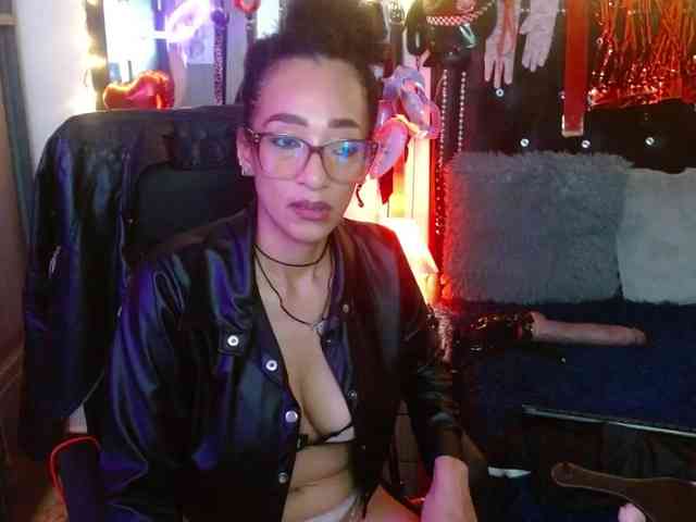 Ameliemartinez webcam