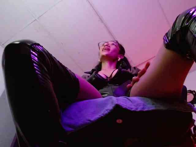 Ameliemartinez webcam