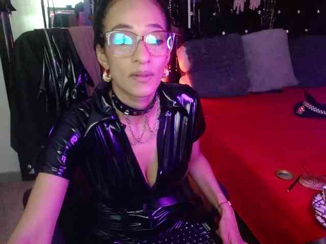 Ameliemartinez webcam