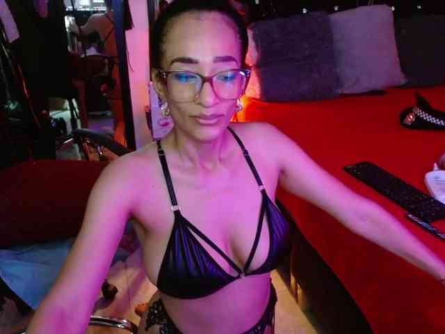 Ameliemartinez webcam