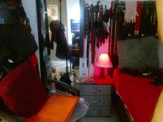 Ameliemartinez webcam