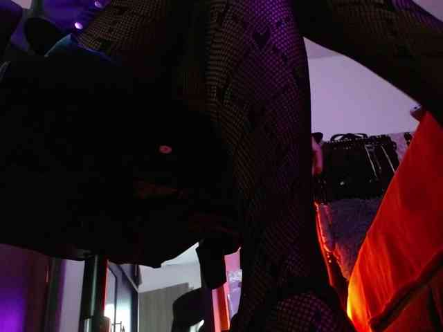 Ameliemartinez webcam