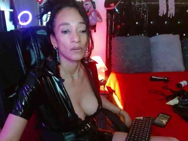 Ameliemartinez webcam