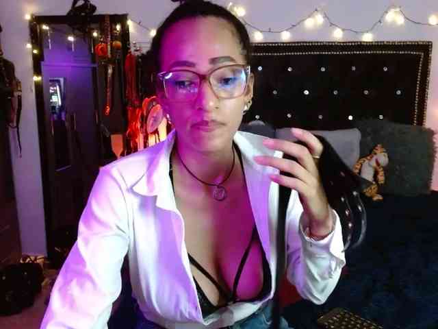 Ameliemartinez webcam