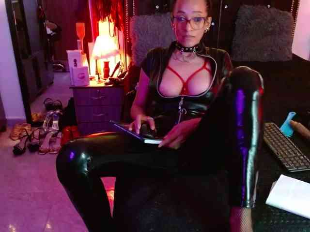 Ameliemartinez webcam