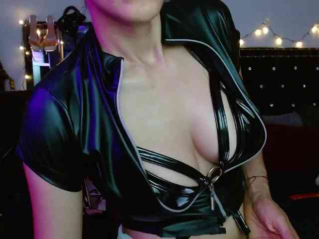 Ameliemartinez webcam