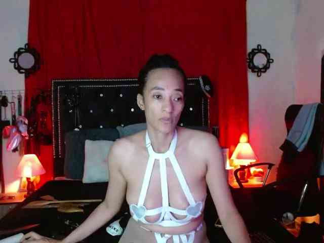 Ameliemartinez webcam