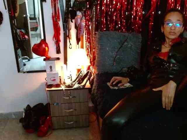 Ameliemartinez webcam