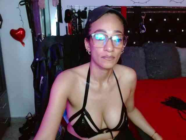 Ameliemartinez webcam