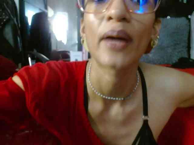 Ameliemartinez webcam