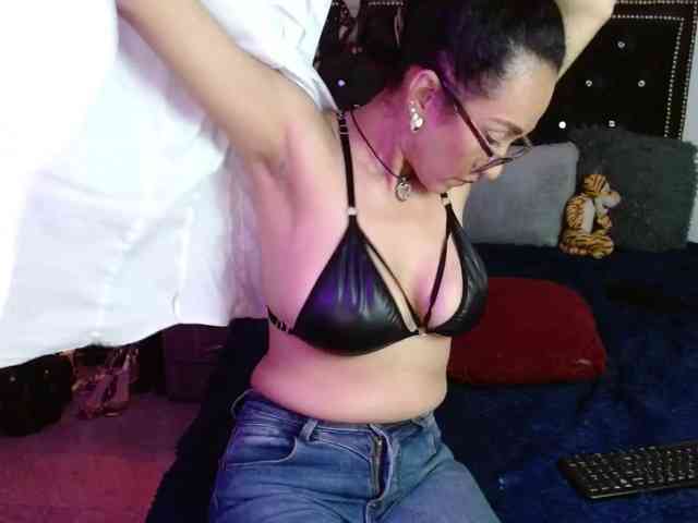 Ameliemartinez webcam