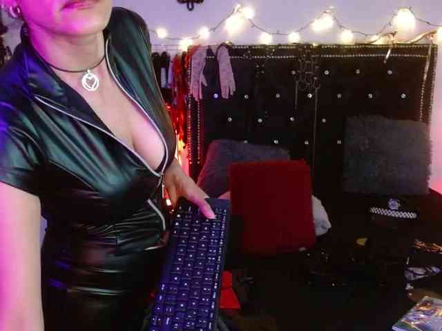 Ameliemartinez webcam