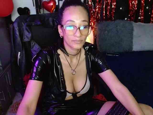 Ameliemartinez webcam