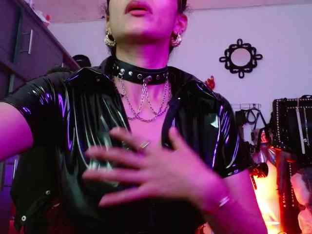 Ameliemartinez webcam