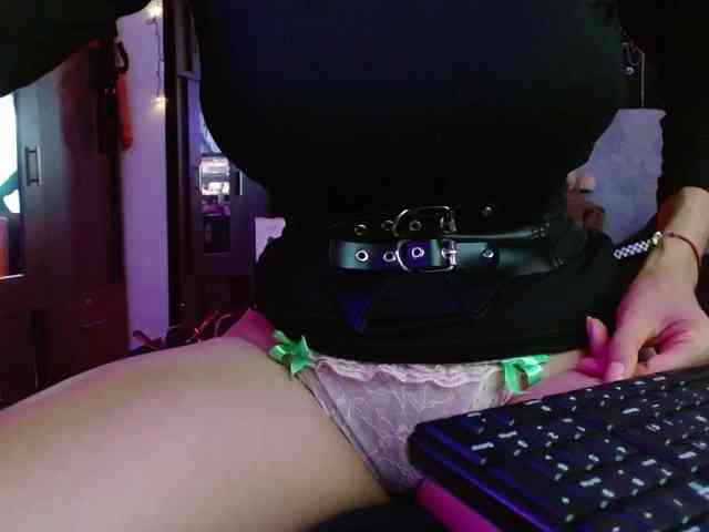 Ameliemartinez webcam