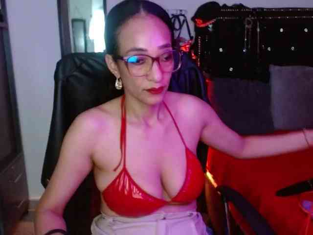 Ameliemartinez webcam