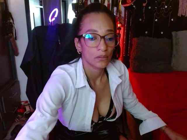 Ameliemartinez webcam