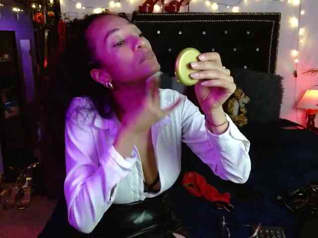 Ameliemartinez webcam