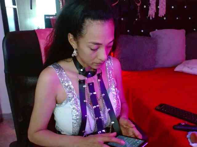 Ameliemartinez webcam