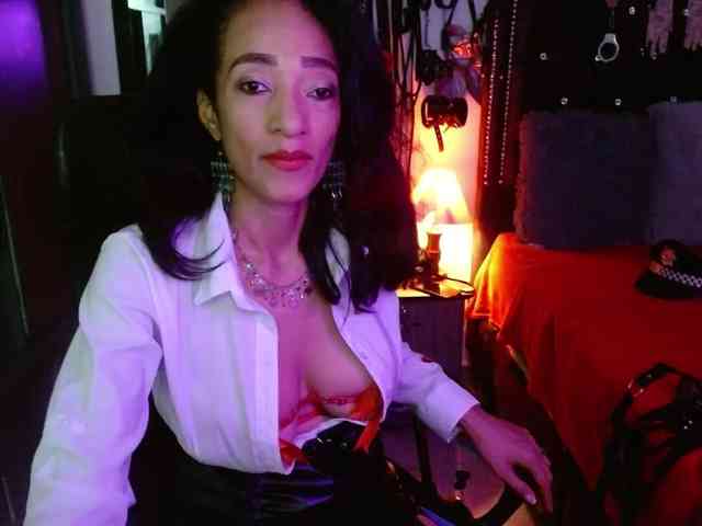 Ameliemartinez webcam