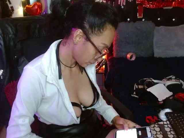 Ameliemartinez webcam