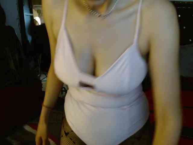 Ameliemartinez webcam