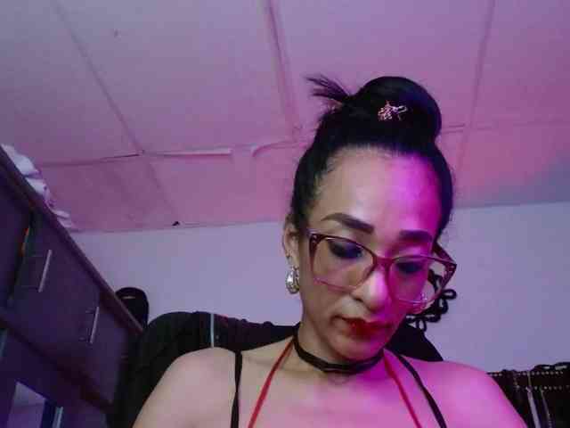 Ameliemartinez webcam