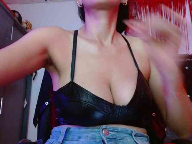 Ameliemartinez webcam
