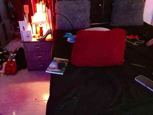 Ameliemartinez webcam