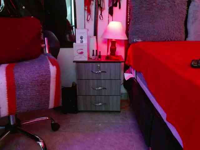 Ameliemartinez webcam