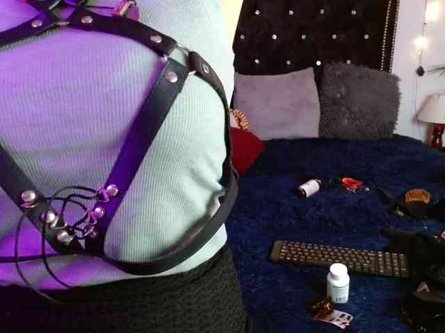 Ameliemartinez webcam