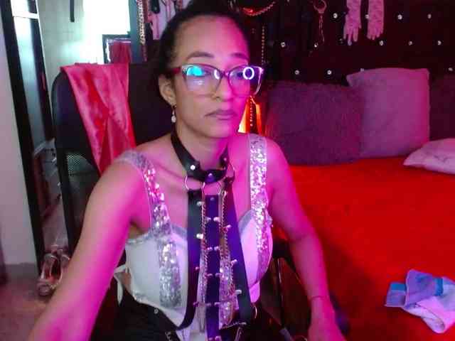 Ameliemartinez webcam