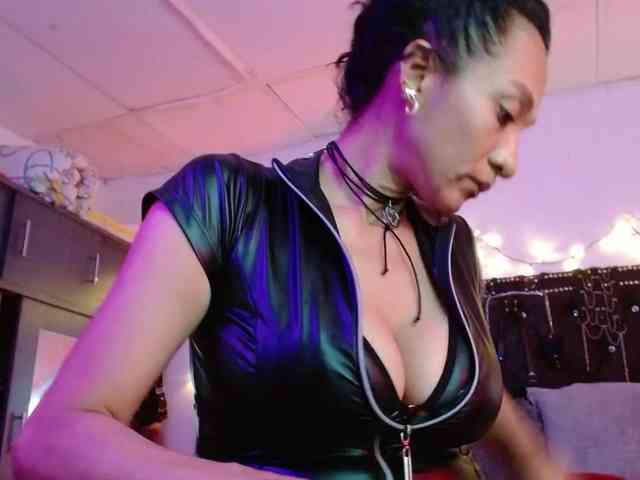 Ameliemartinez webcam