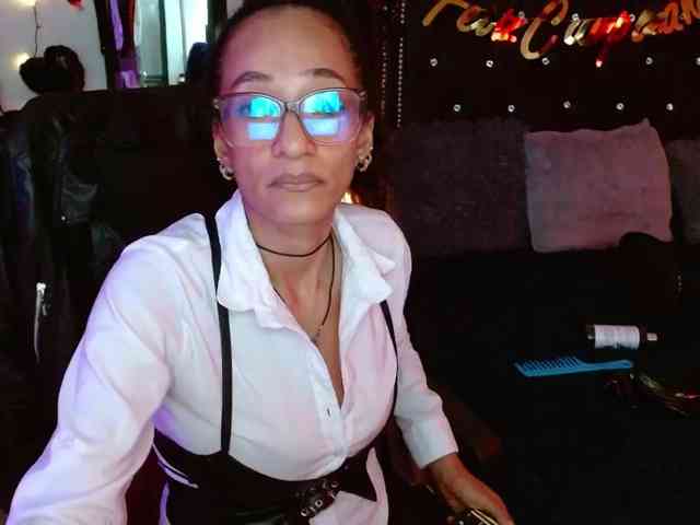 Ameliemartinez webcam