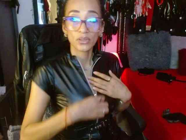 Ameliemartinez webcam