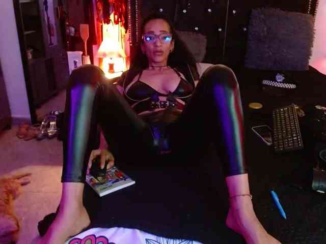 Ameliemartinez webcam