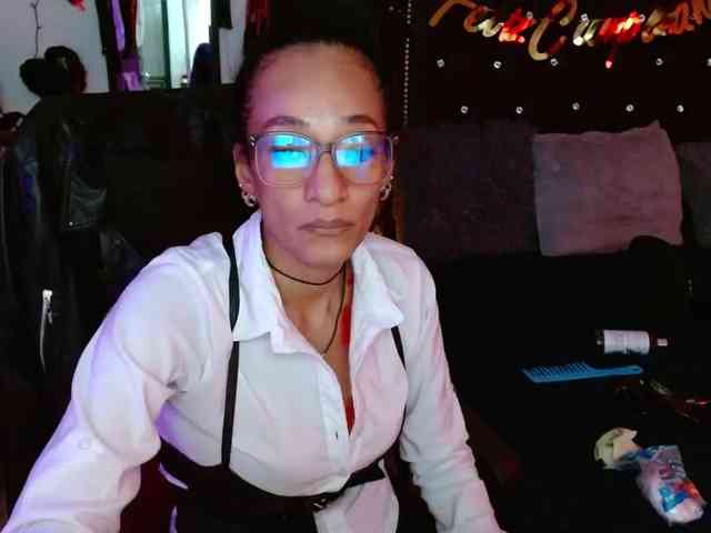 Ameliemartinez webcam