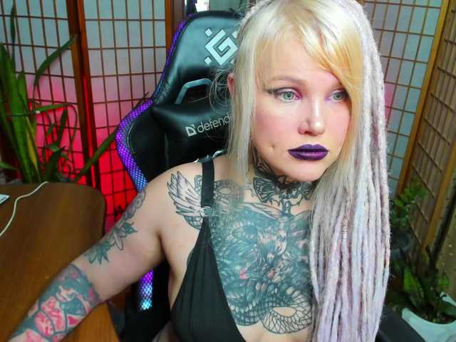 HellGa's BongaCams show and profile