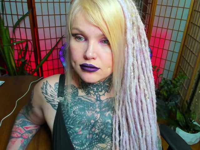 HellGa's BongaCams show and profile