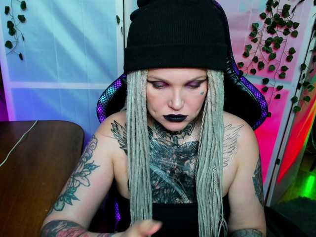 HellGa's BongaCams show and profile