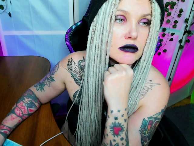 HellGa's BongaCams show and profile